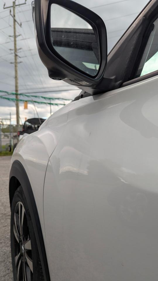 2020 Nissan Kicks SR Photo