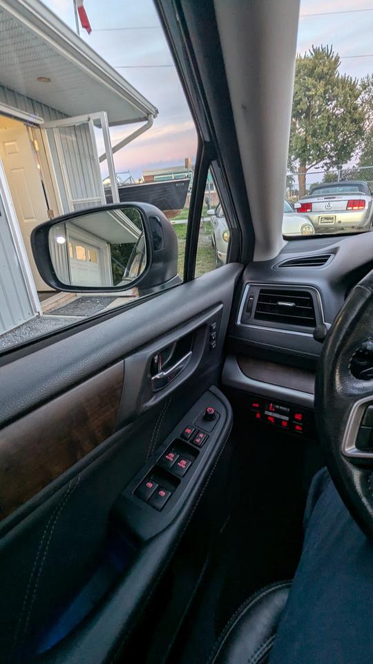 2018 Subaru Outback LIMITED Photo