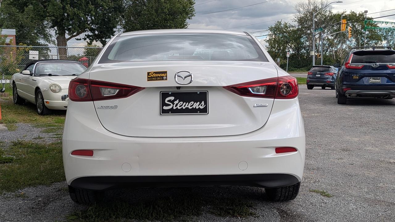 2017 Mazda MAZDA3 GS Photo