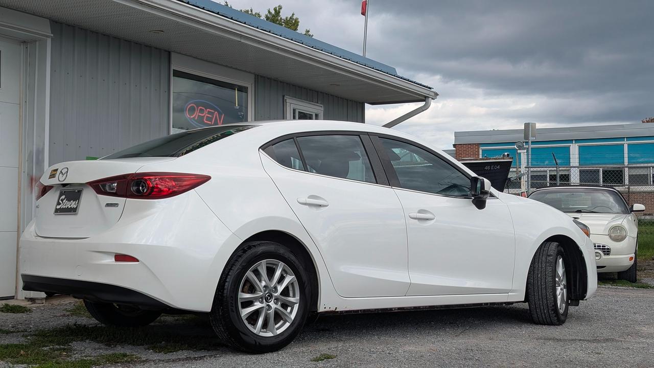 2017 Mazda MAZDA3 GS Photo
