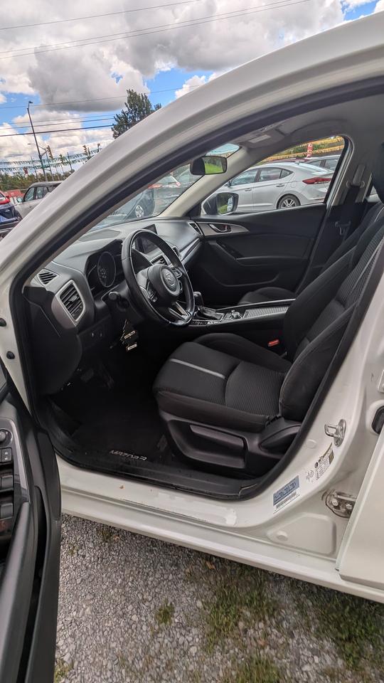 2017 Mazda MAZDA3 GS Photo