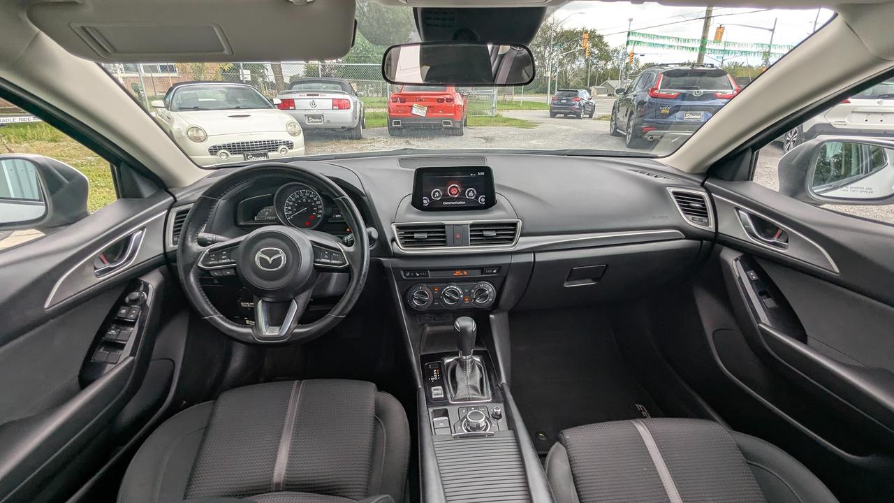 2017 Mazda MAZDA3 GS Photo