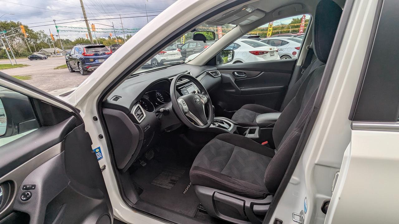 2015 Nissan Rogue S Photo