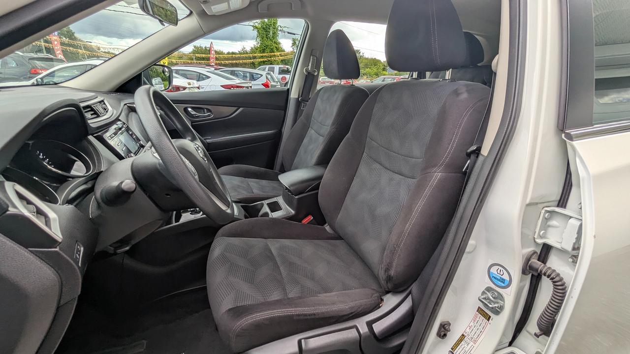 2015 Nissan Rogue S Photo
