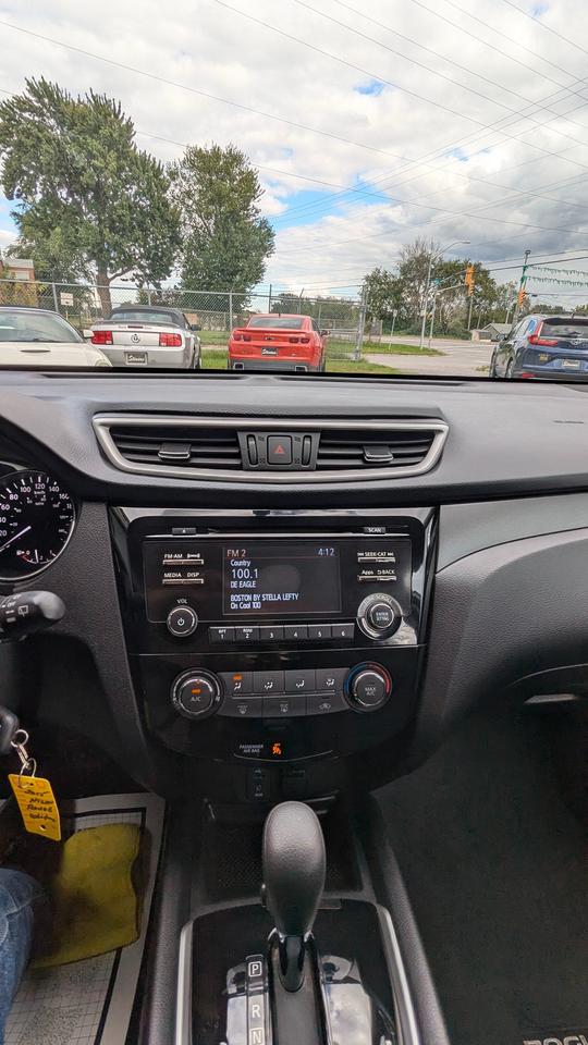 2015 Nissan Rogue S Photo