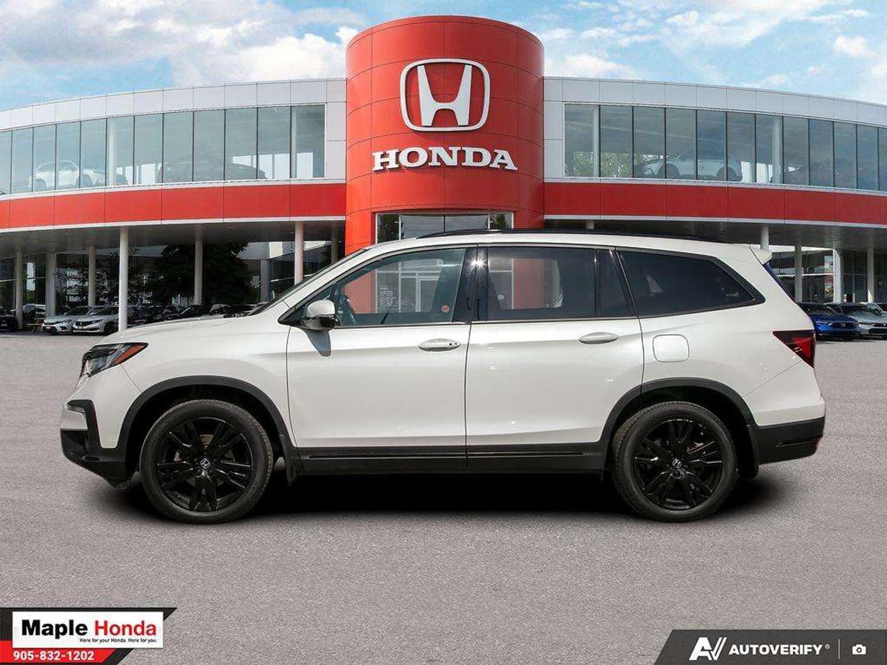 2022 Honda Pilot Leather Seats| Navigation| DVD| Panoramic roof| Photo