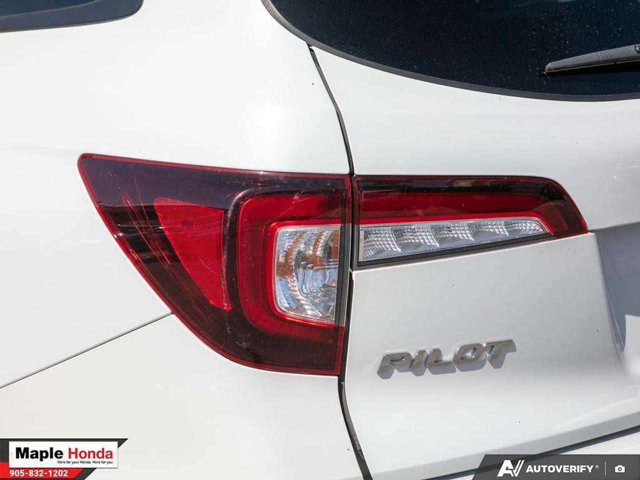 2022 Honda Pilot Leather Seats| Navigation| DVD| Panoramic roof| Photo