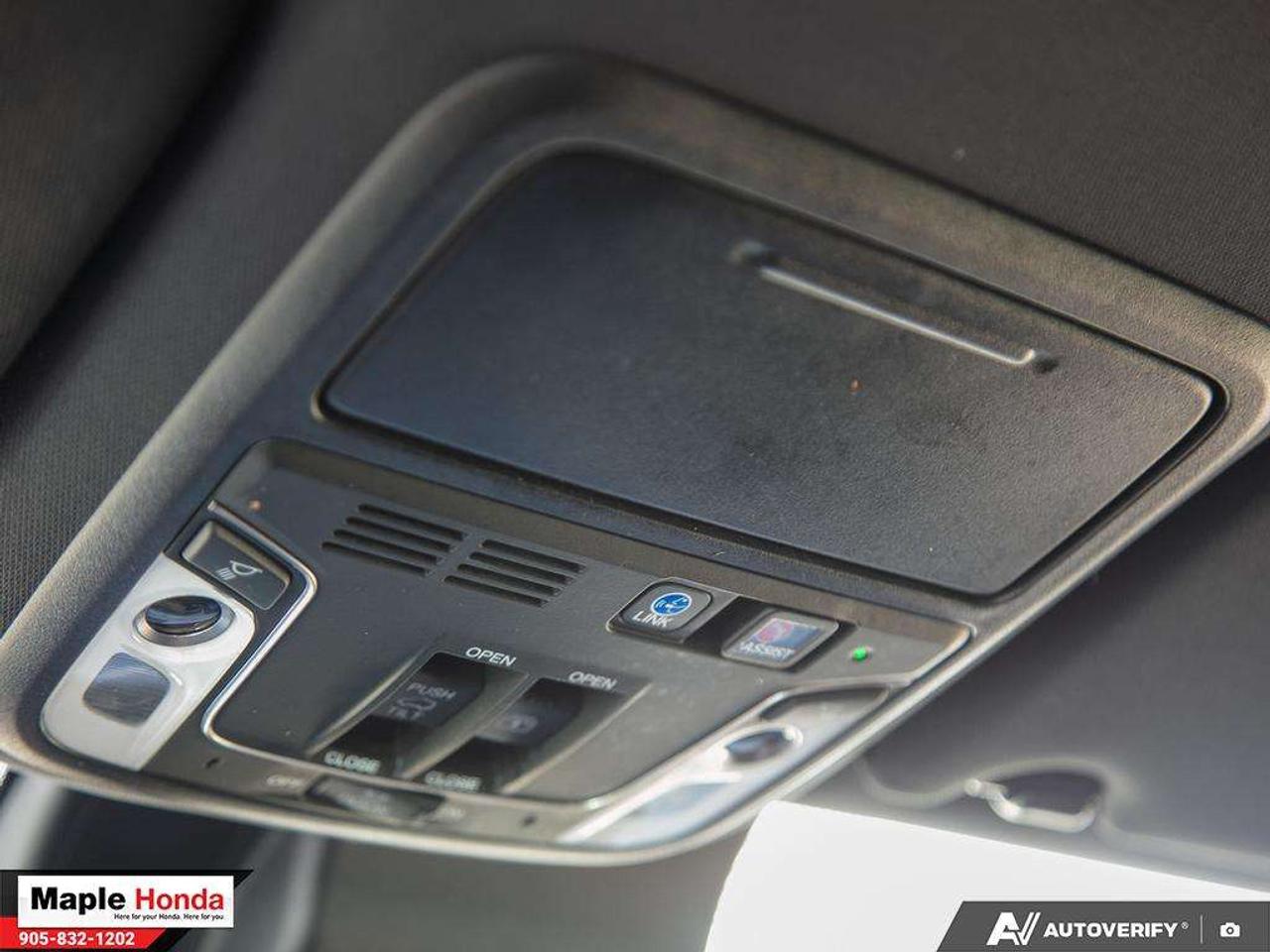 2022 Honda Pilot Leather Seats| Navigation| DVD| Panoramic roof| Photo