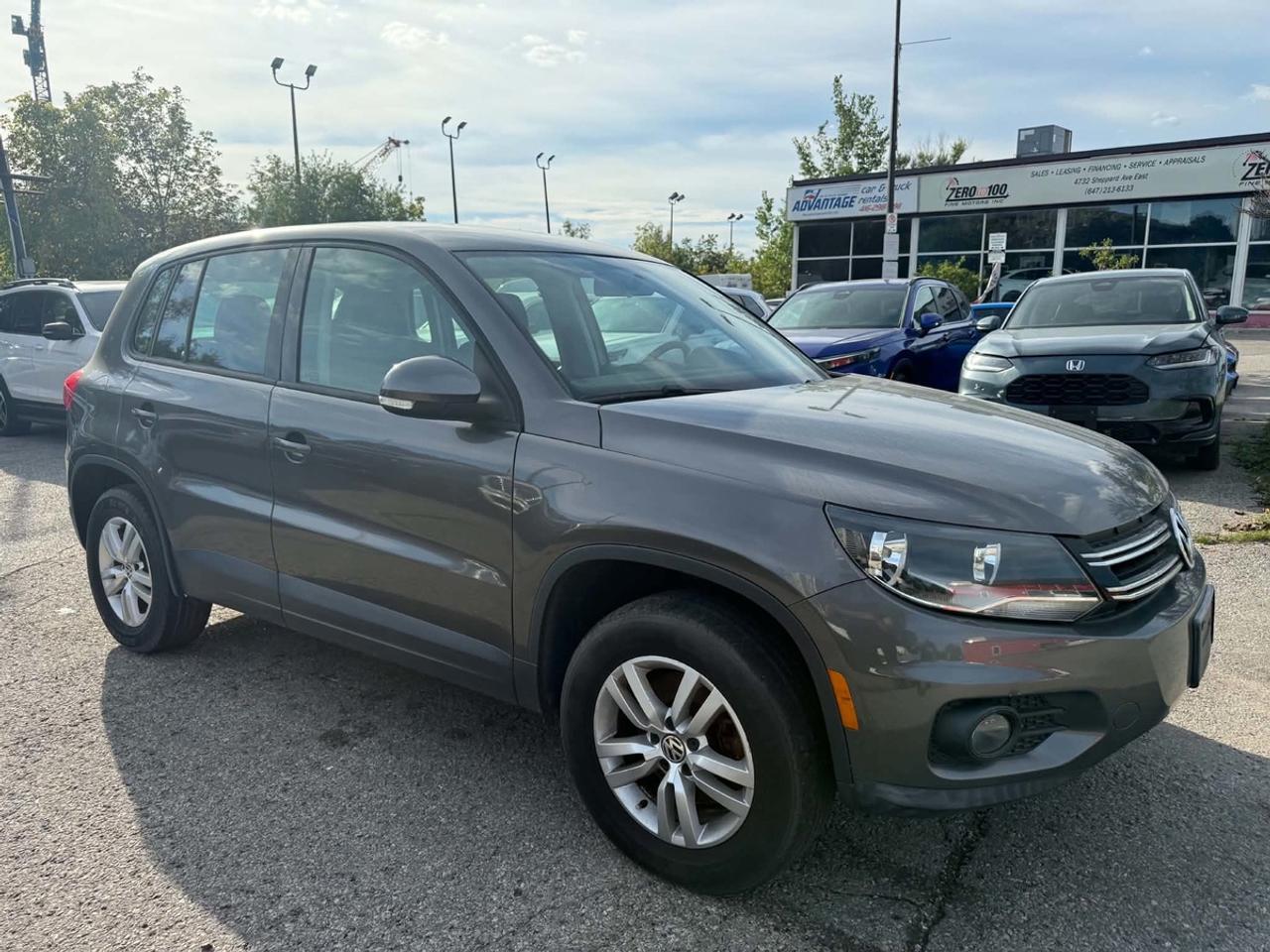 2012 Volkswagen Tiguan SE Photo0