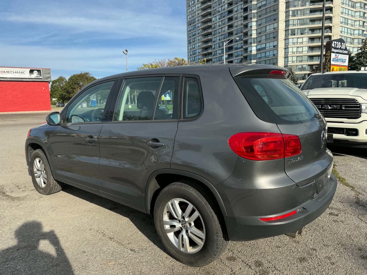 2012 Volkswagen Tiguan SE Photo