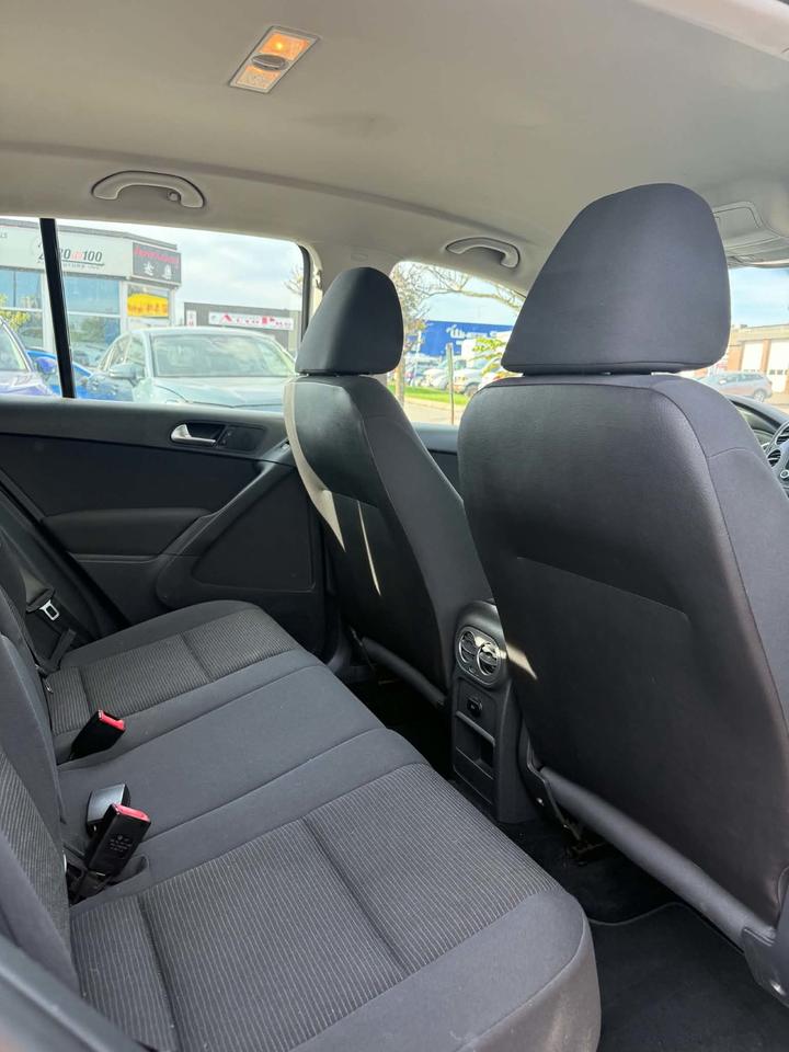 2012 Volkswagen Tiguan SE Photo