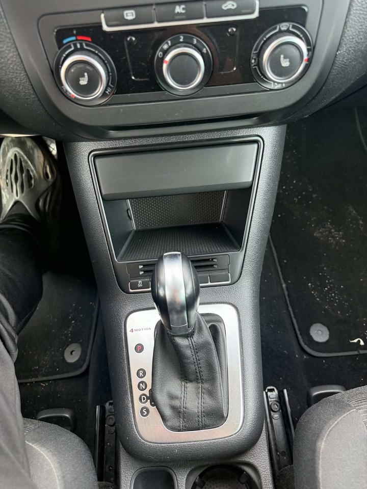2012 Volkswagen Tiguan SE Photo