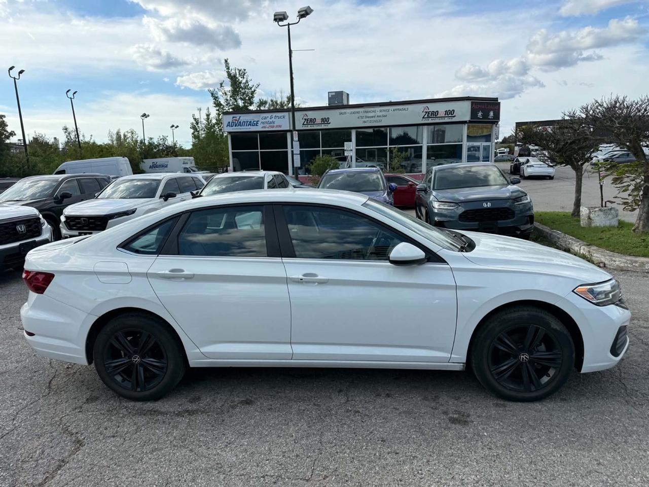 2023 Volkswagen Jetta SE Photo2