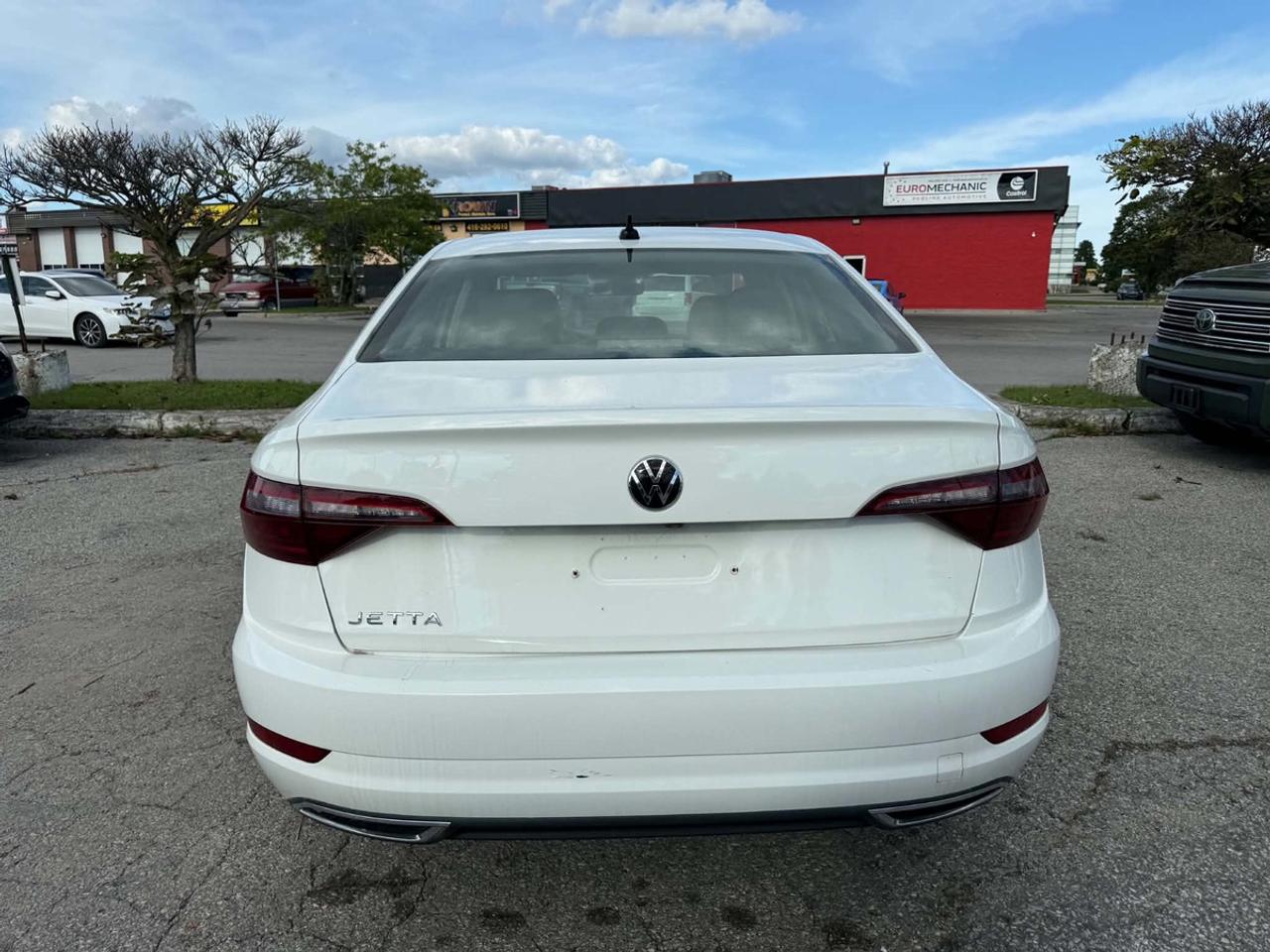 2023 Volkswagen Jetta SE Photo