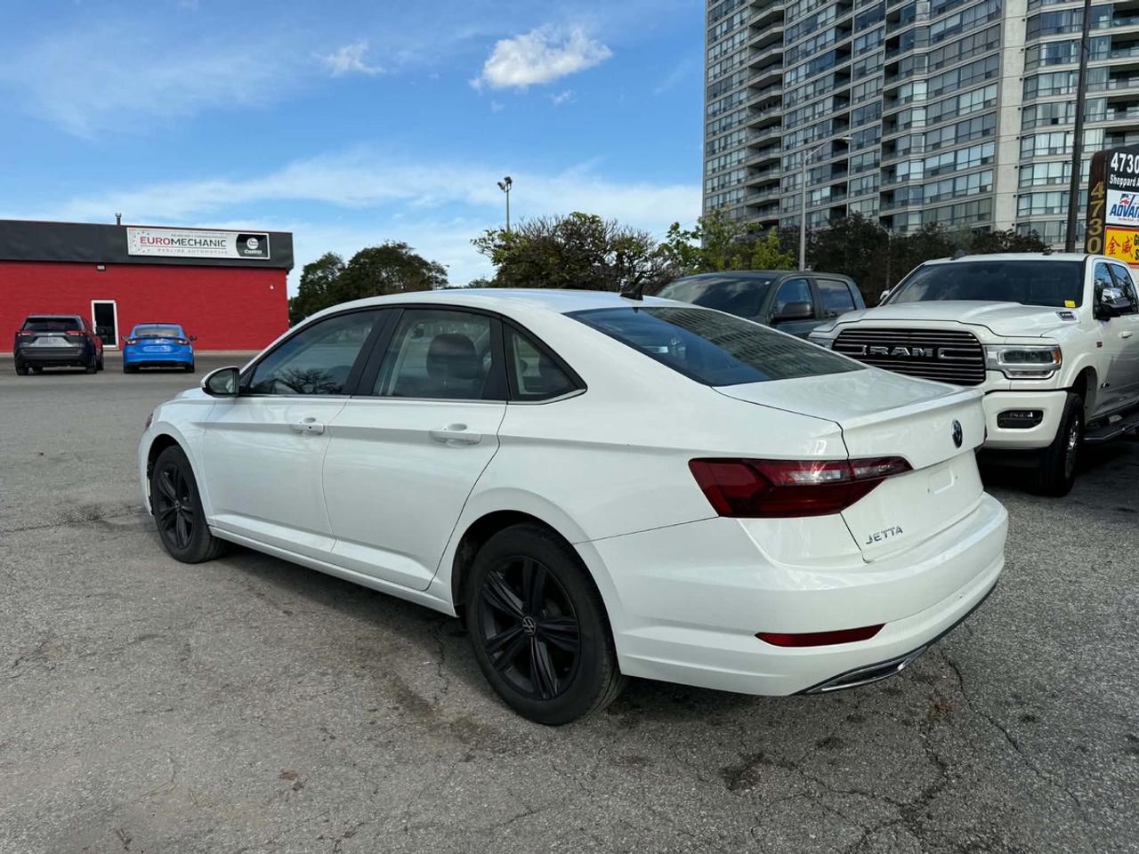 2023 Volkswagen Jetta SE Photo
