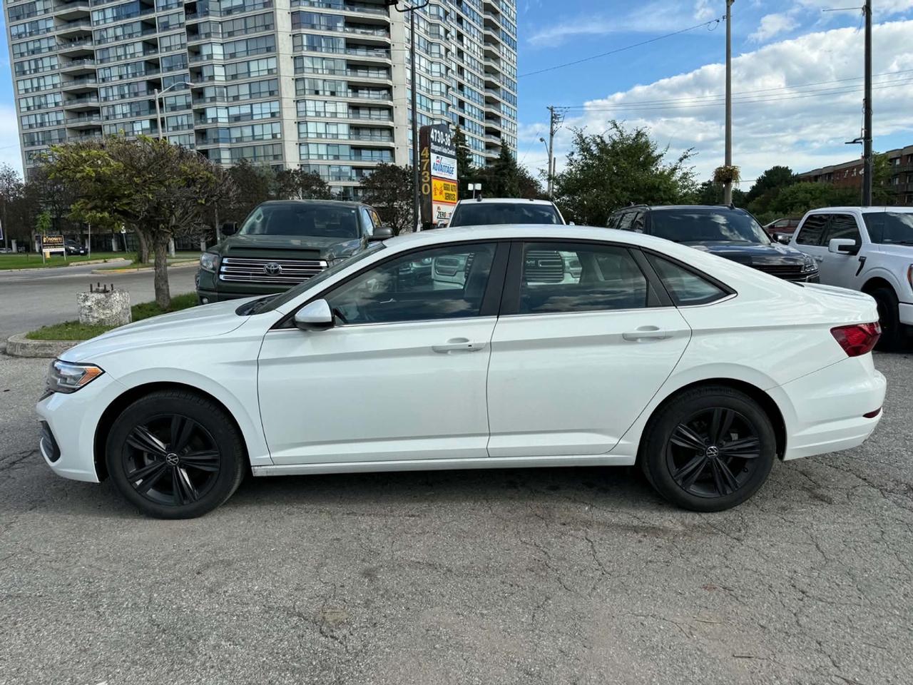 2023 Volkswagen Jetta SE Photo
