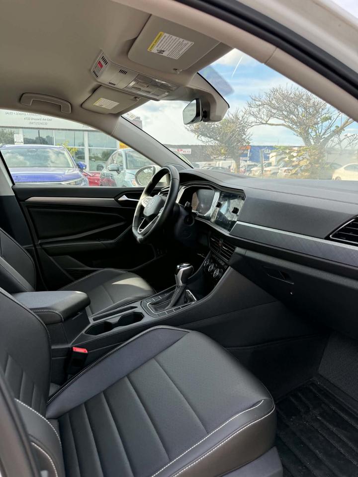 2023 Volkswagen Jetta SE Photo