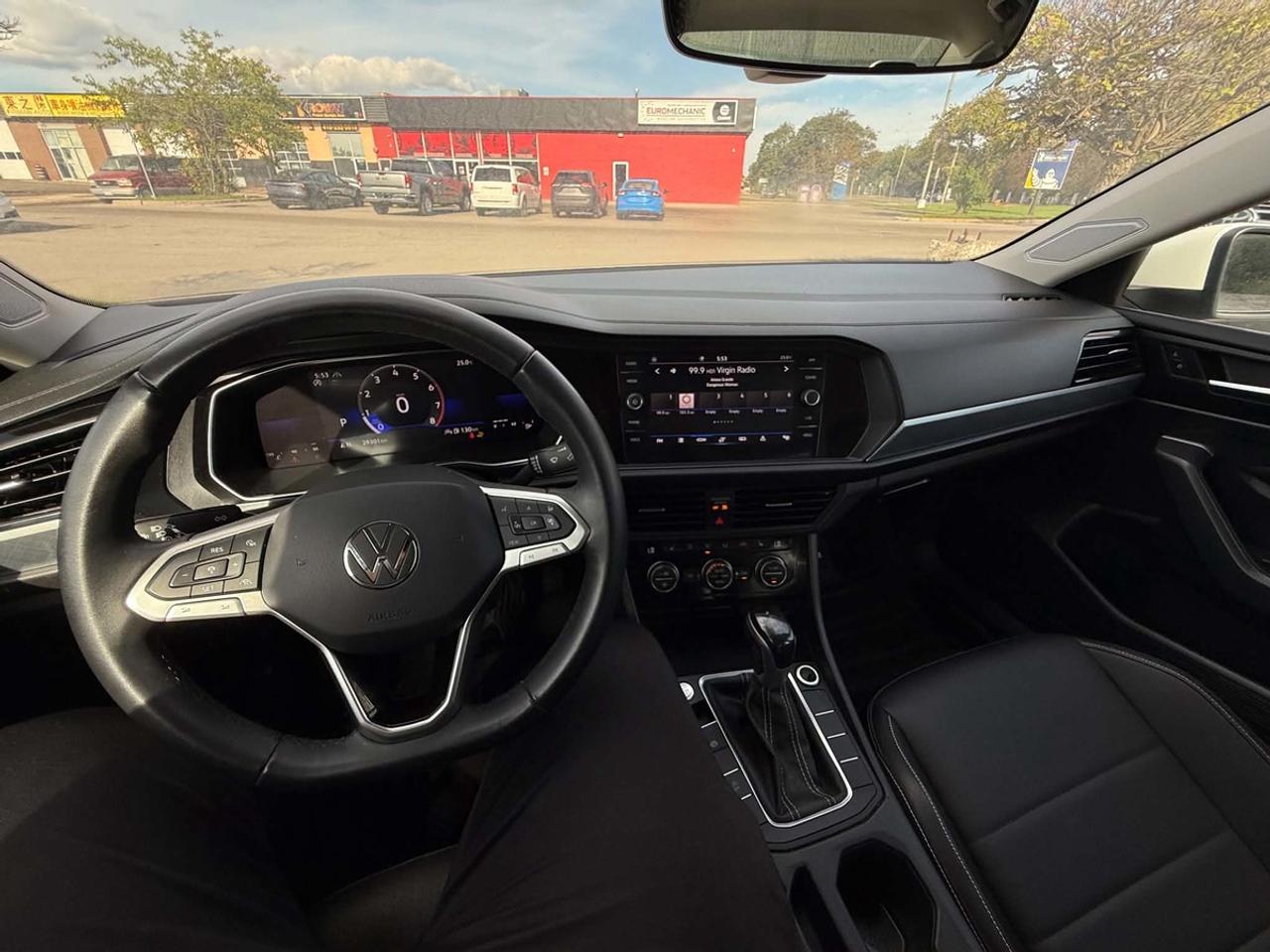 2023 Volkswagen Jetta SE Photo