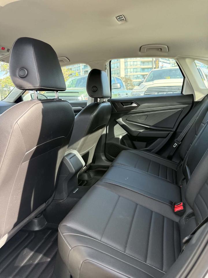 2023 Volkswagen Jetta SE Photo