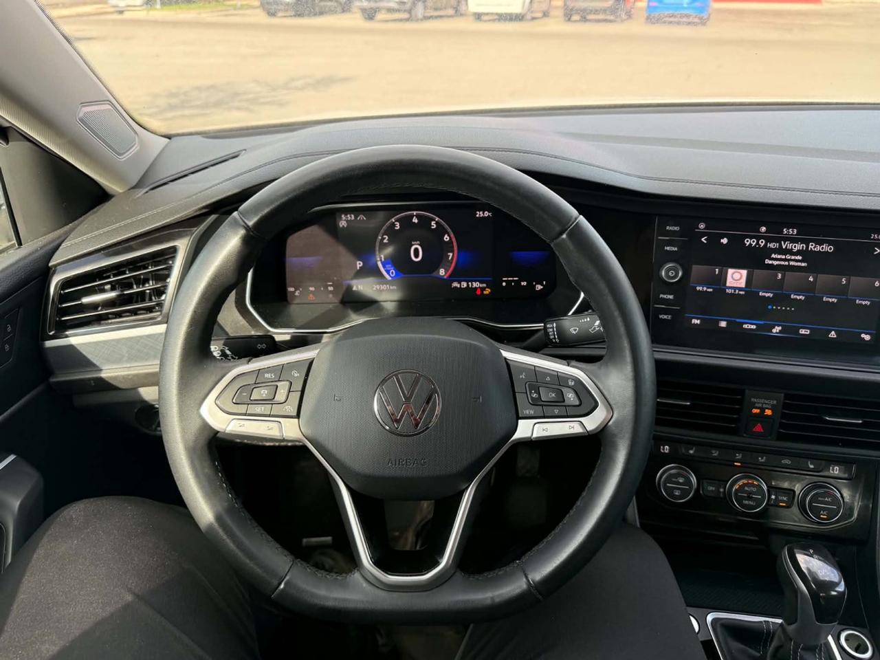 2023 Volkswagen Jetta SE Photo