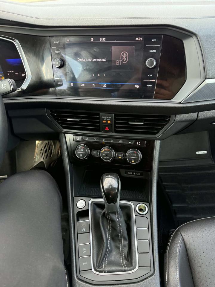 2023 Volkswagen Jetta SE Photo