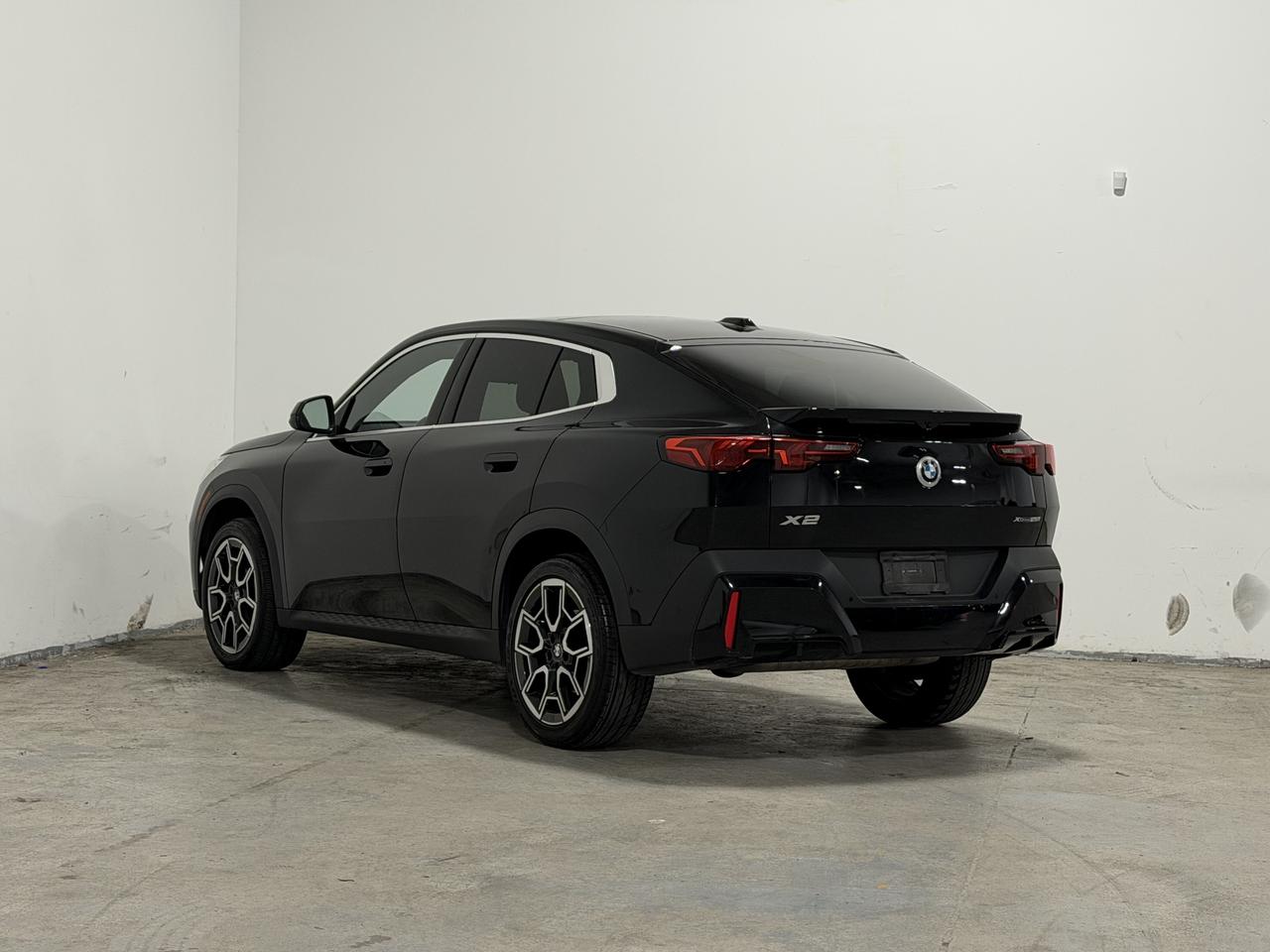 2025 BMW X2 xDrive28i COUPE | WIRELESS CARPLAY | PANOROOF Photo