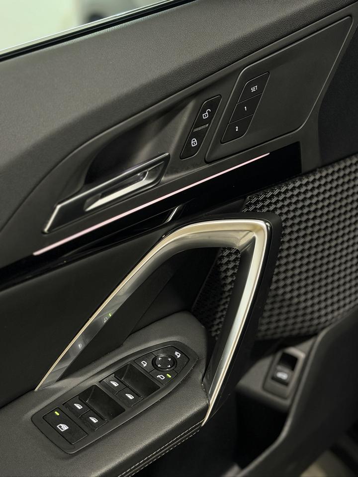 2025 BMW X2 xDrive28i COUPE | WIRELESS CARPLAY | PANOROOF Photo