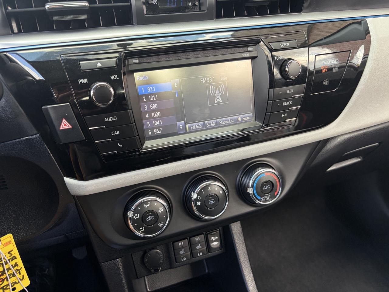 2015 Toyota Corolla LE Photo
