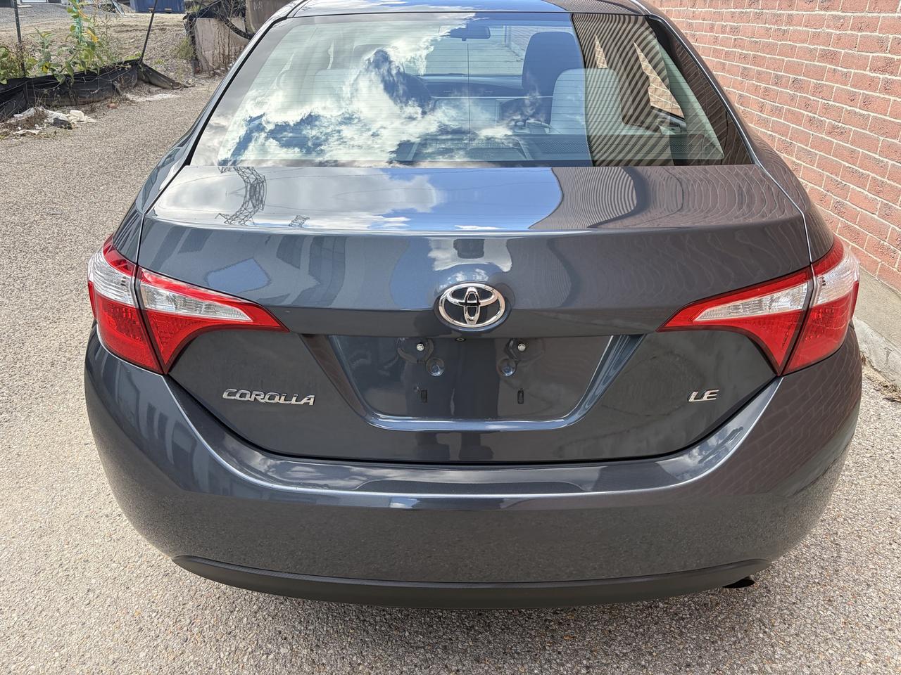 2015 Toyota Corolla LE Photo