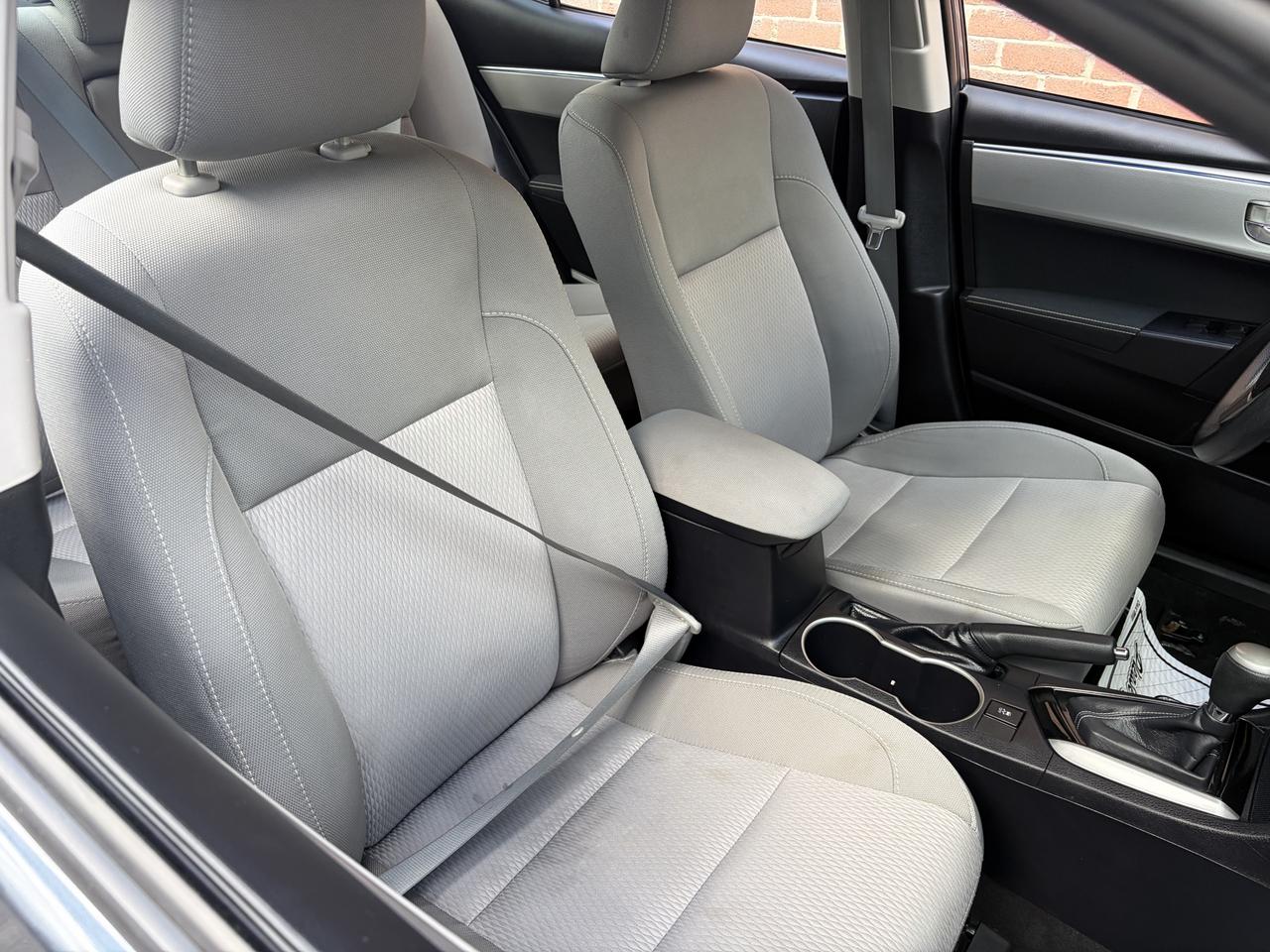 2015 Toyota Corolla LE Photo