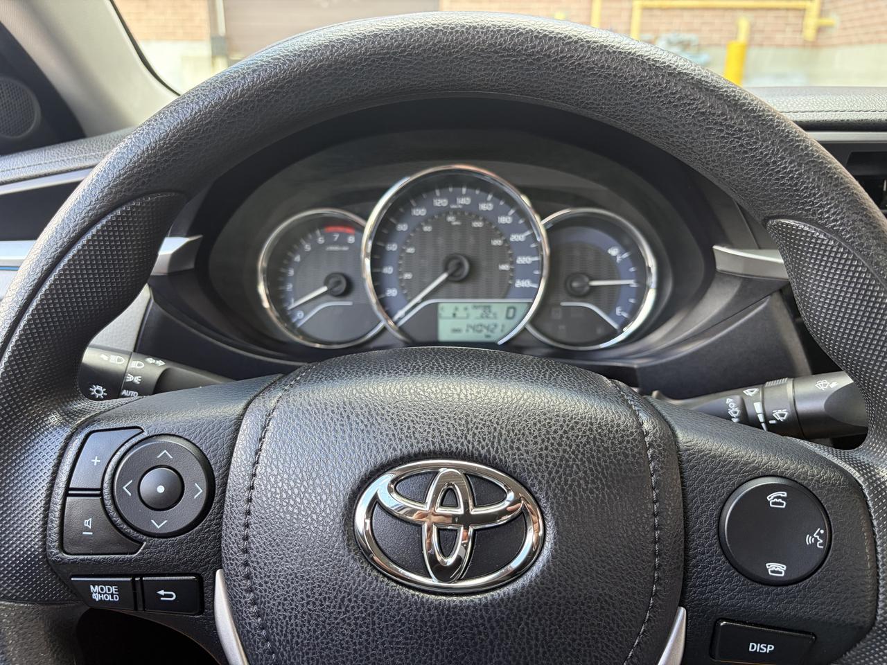 2015 Toyota Corolla LE Photo