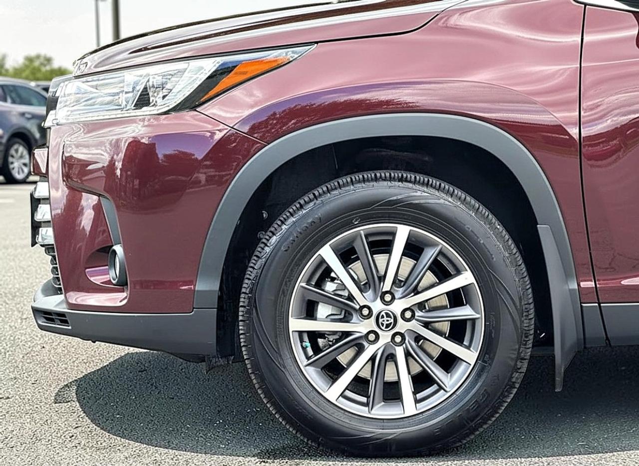 2019 Toyota Highlander AWD XLE Photo