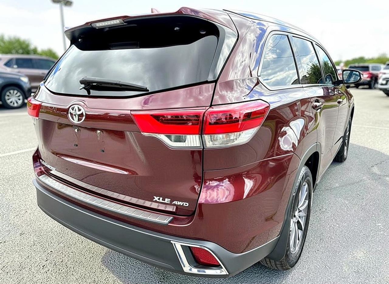 2019 Toyota Highlander AWD XLE Photo