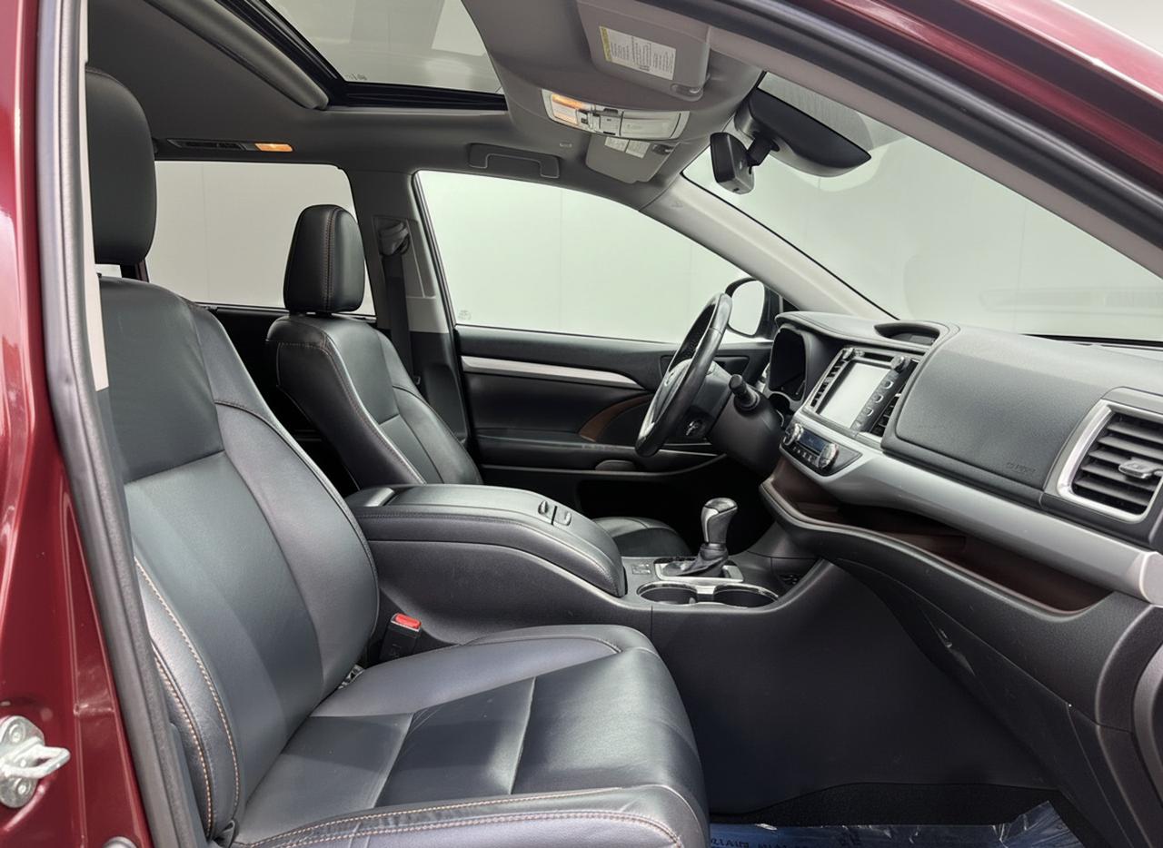 2019 Toyota Highlander AWD XLE Photo
