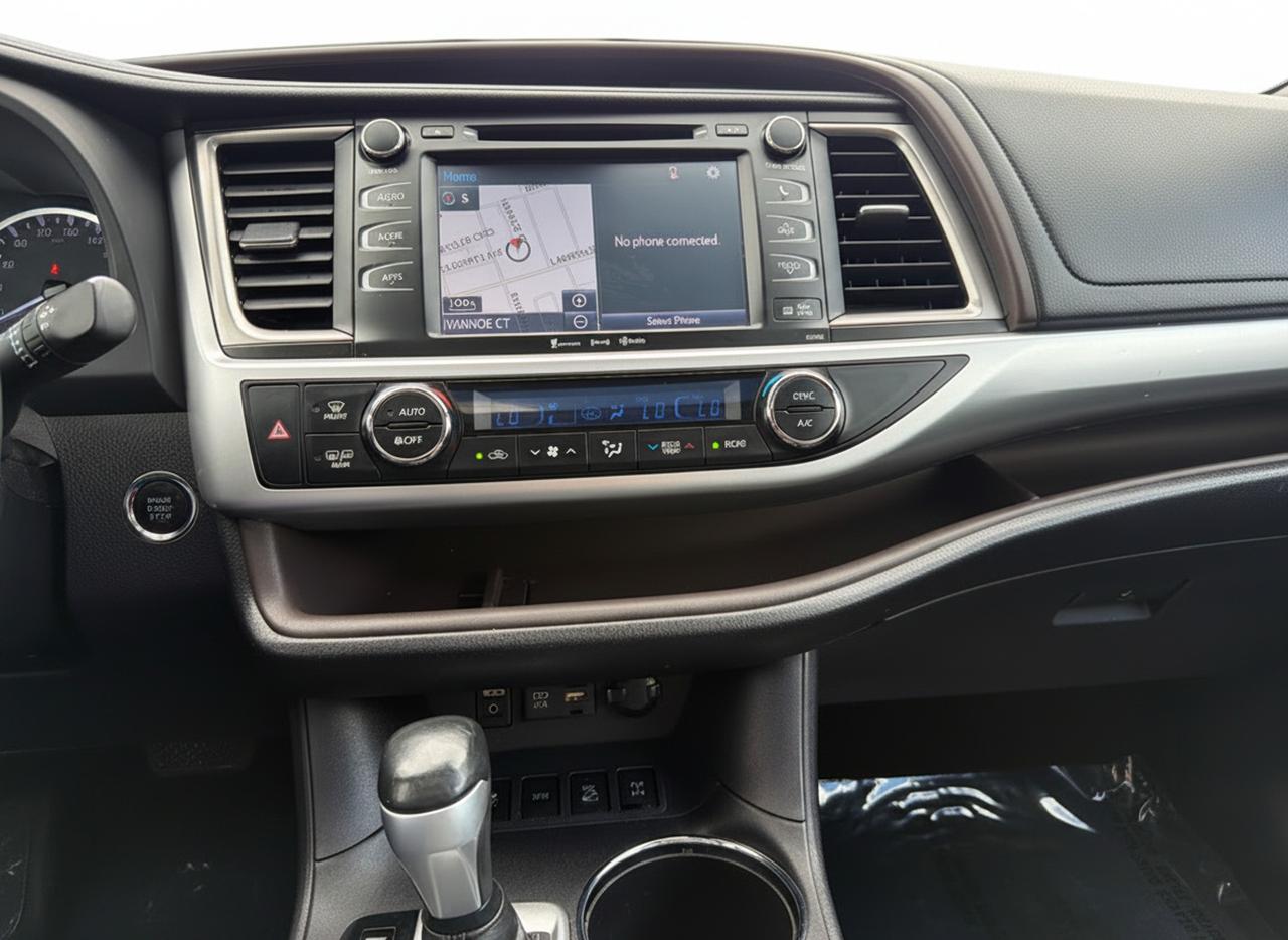 2019 Toyota Highlander AWD XLE Photo
