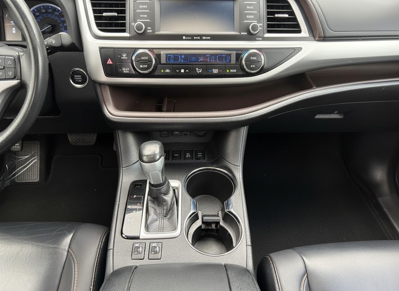 2019 Toyota Highlander AWD XLE Photo