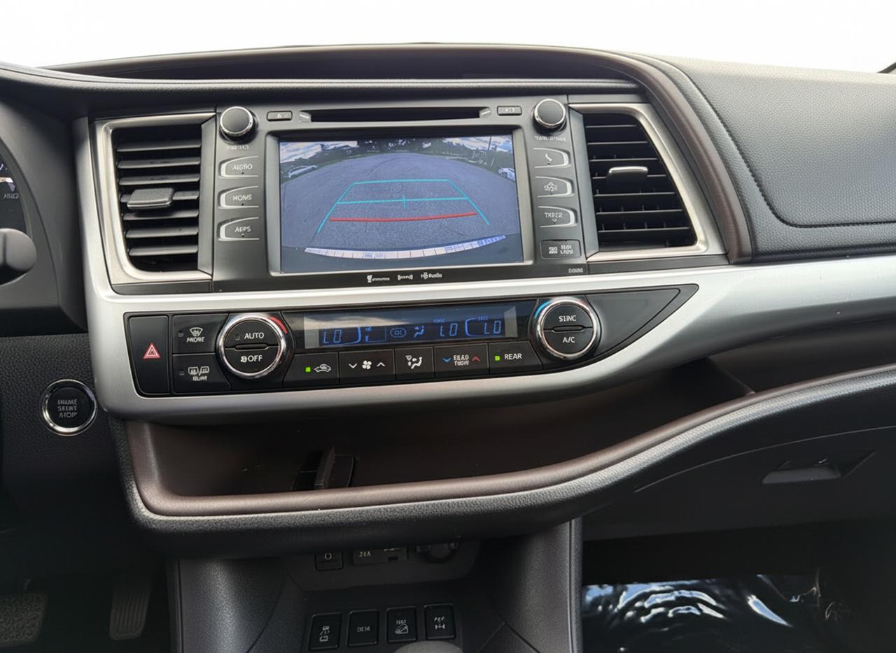 2019 Toyota Highlander AWD XLE Photo