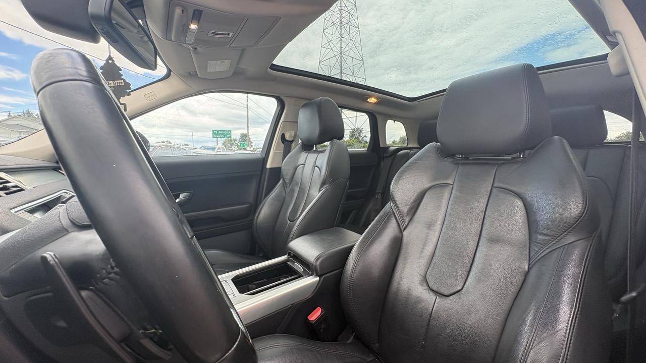 2015 Land Rover Range Rover Evoque Pure Plus Photo