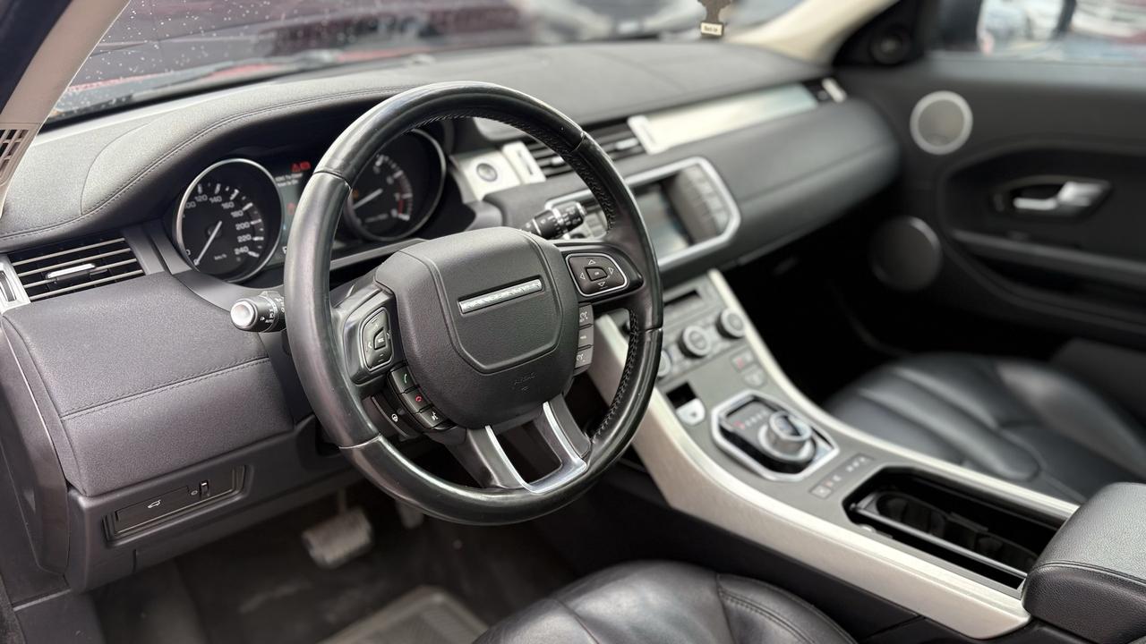 2015 Land Rover Range Rover Evoque Pure Plus Photo