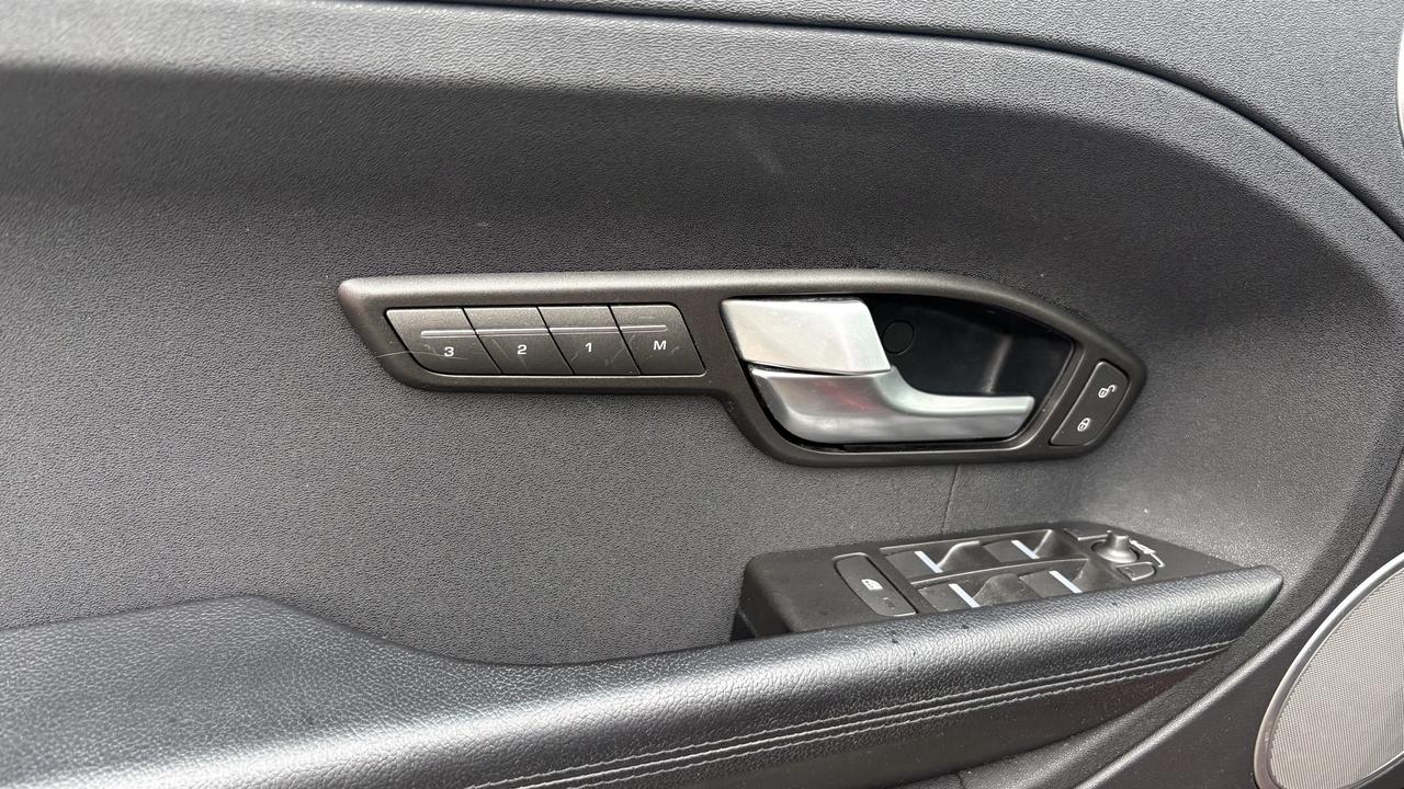 2015 Land Rover Range Rover Evoque Pure Plus Photo