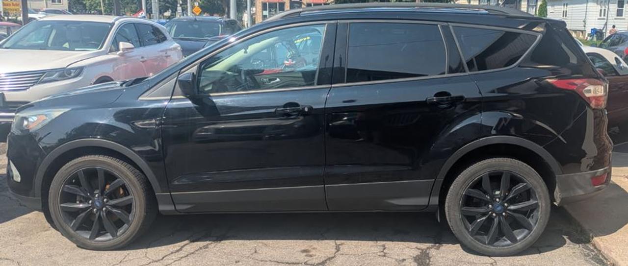 2018 Ford Escape SE Premium "Big Screen Nav & Cam" All Blk Pkg !!! - Photo #1
