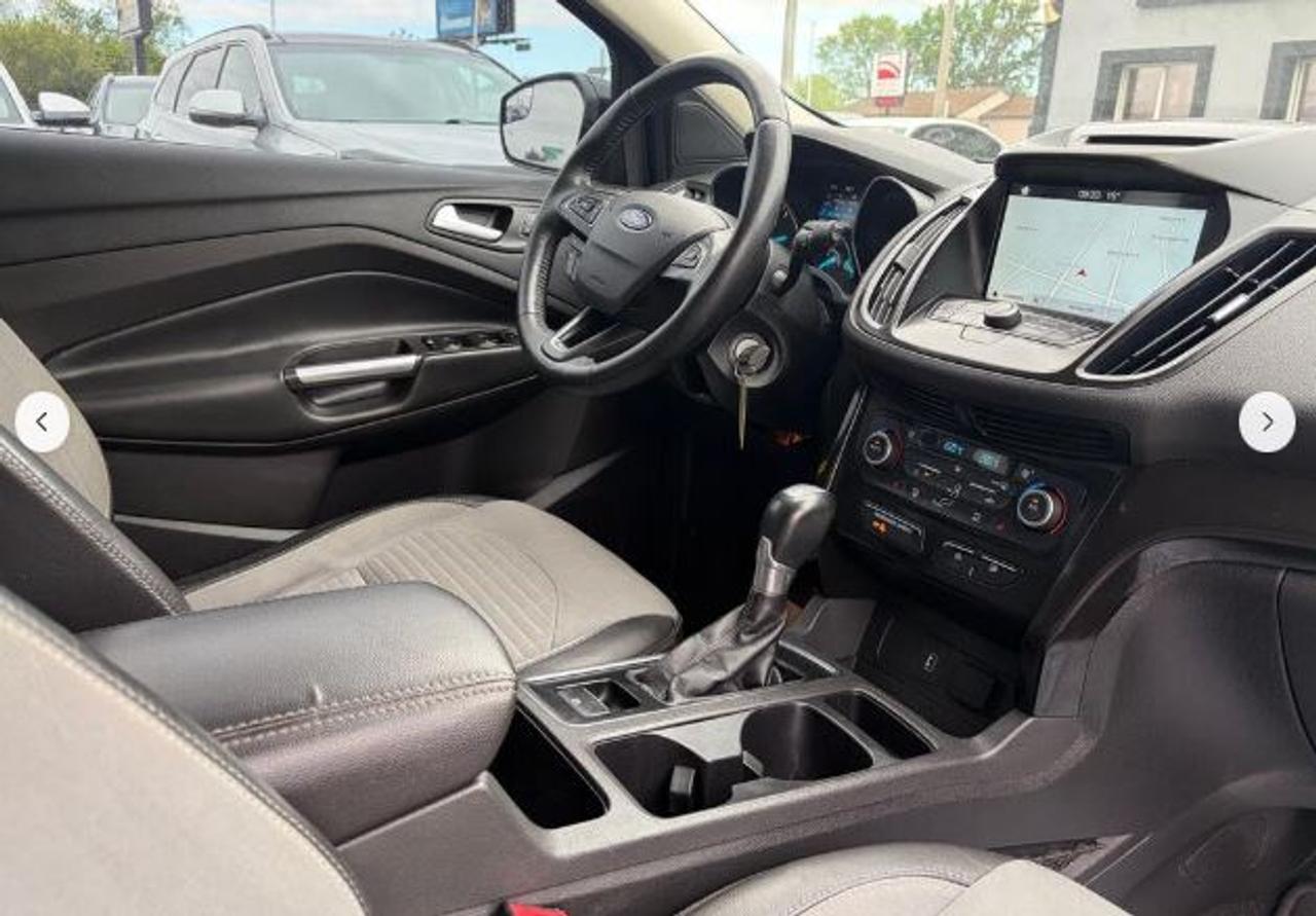 2018 Ford Escape SE Premium "Big Screen Nav & Cam" All Blk Pkg 4WD Photo