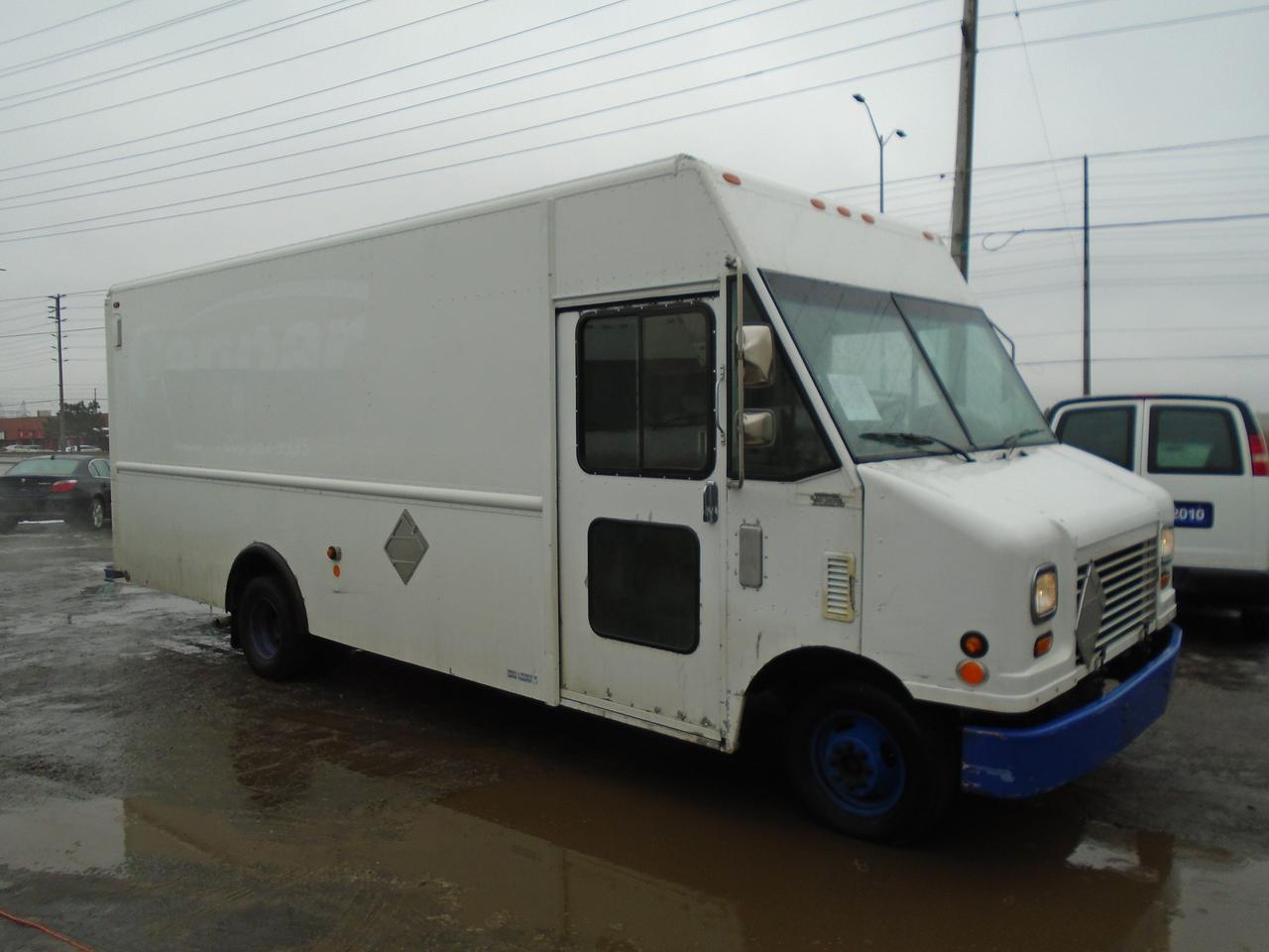 2006 Ford E450 18 foot step van DRW Photo1