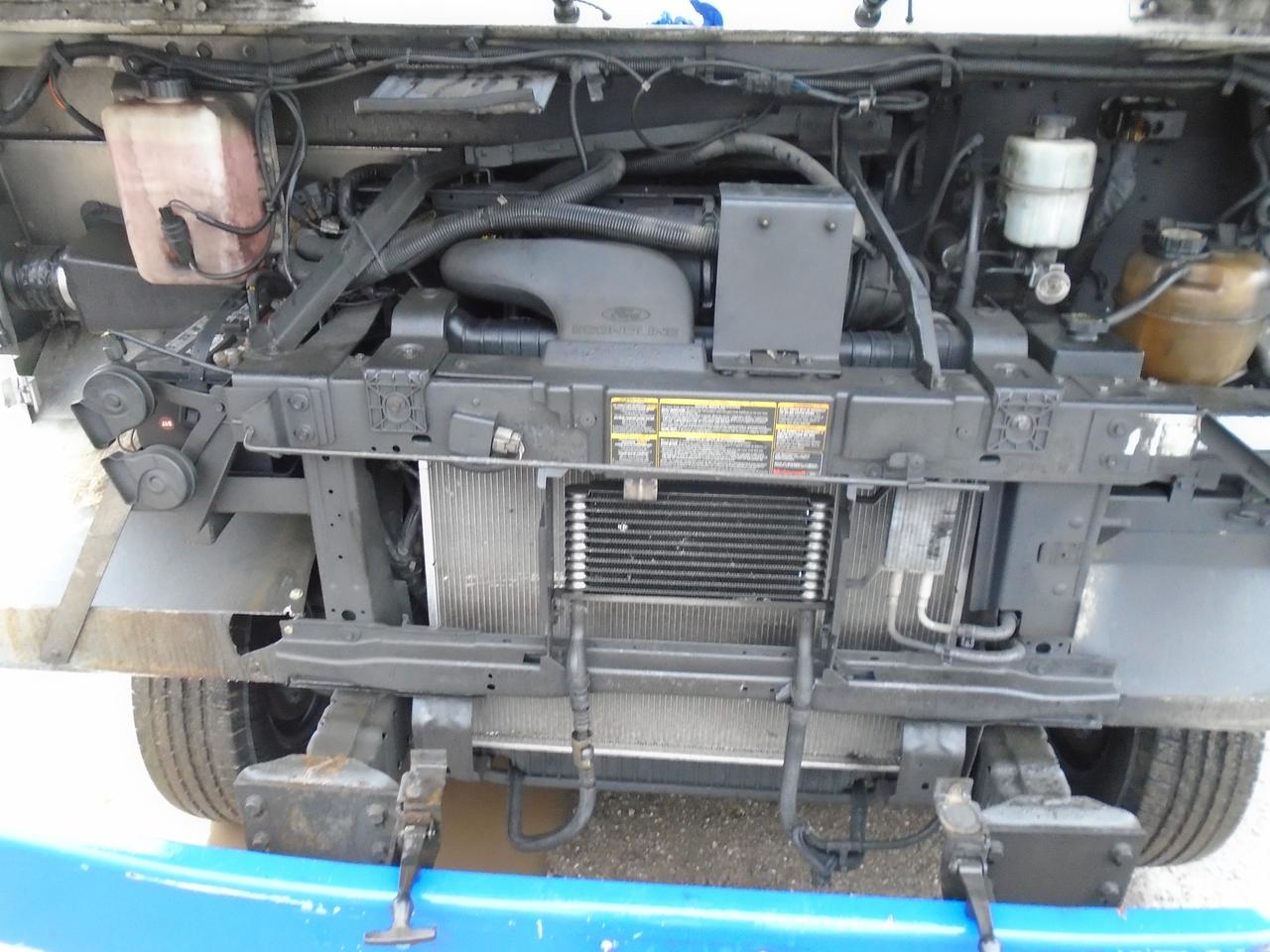 2006 Ford E450 18 foot step van DRW Photo