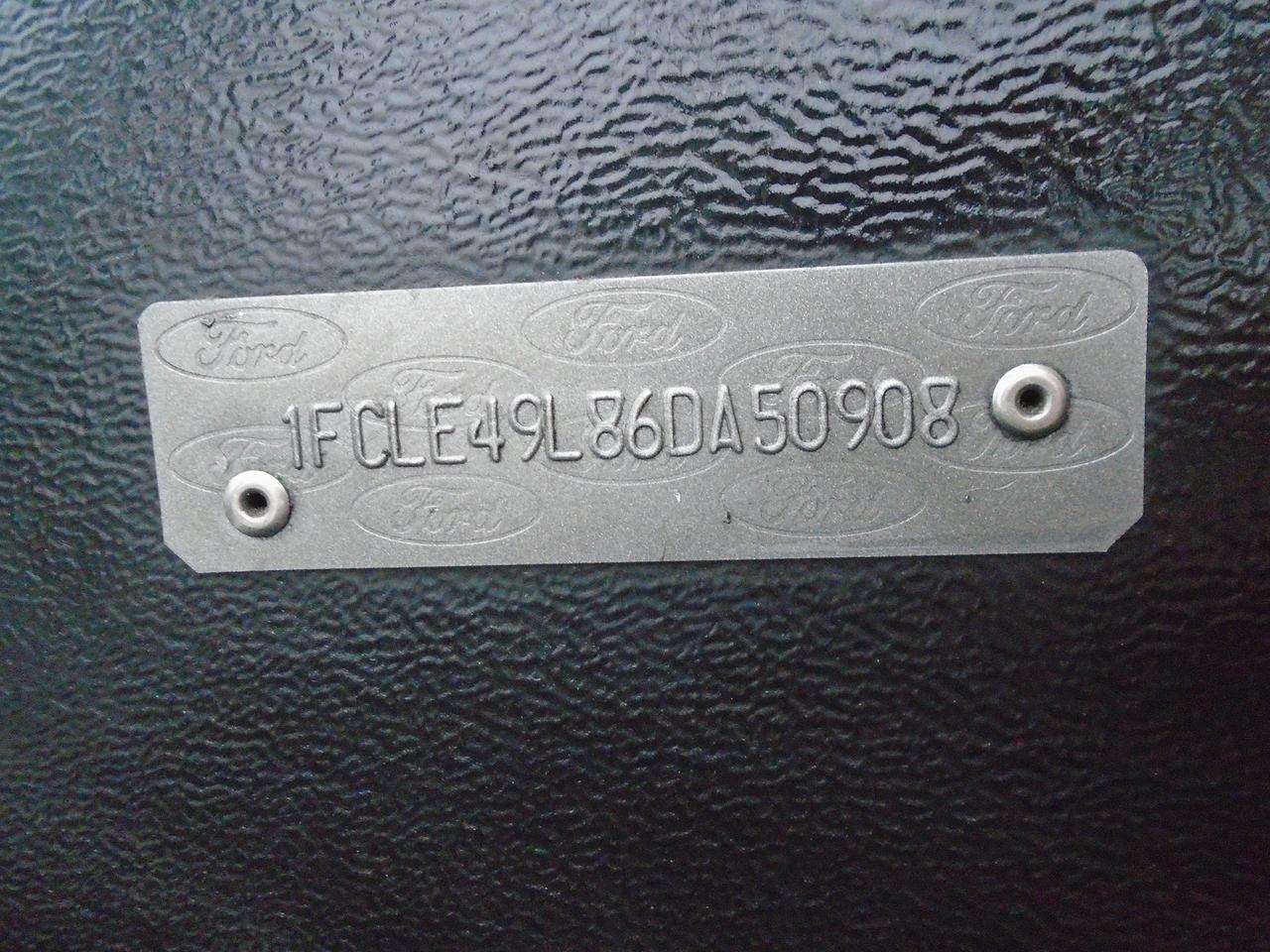2006 Ford E450 18 foot step van DRW Photo