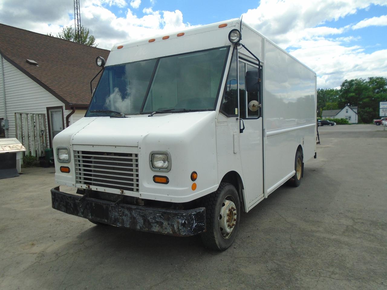 2006 Chevrolet Workhorse W42 16 FT Tailgate Stepvan Photo3