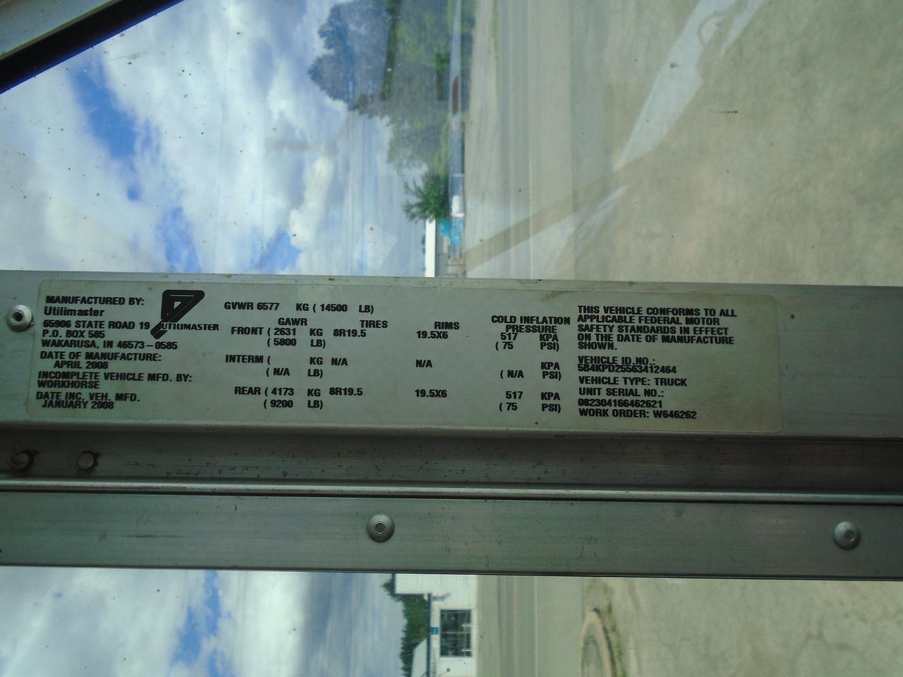 2006 Chevrolet Workhorse W42 16 FT Tailgate Stepvan Photo