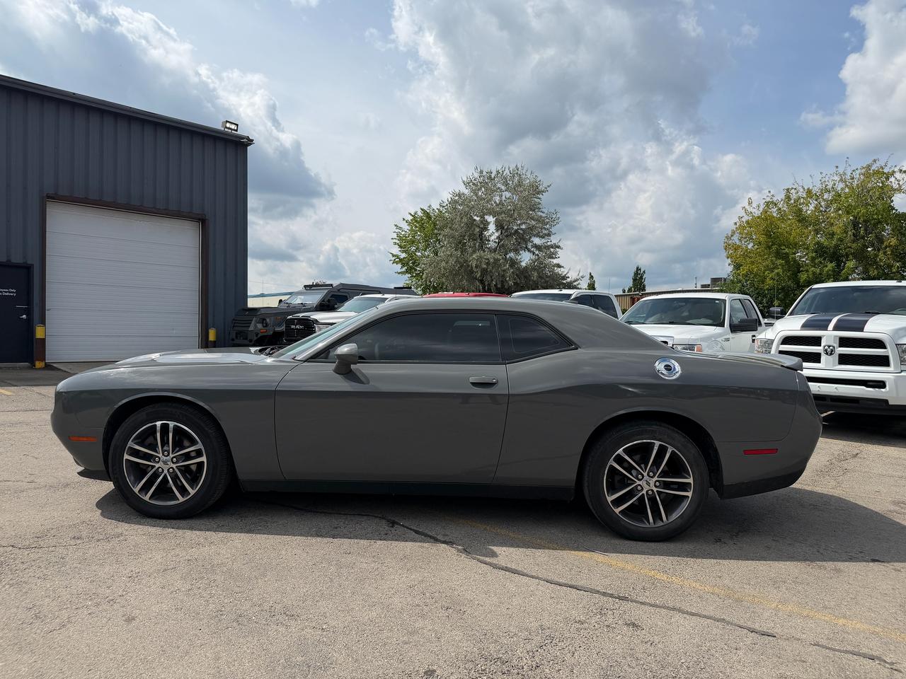 2019 Dodge Challenger SXT AWD Photo