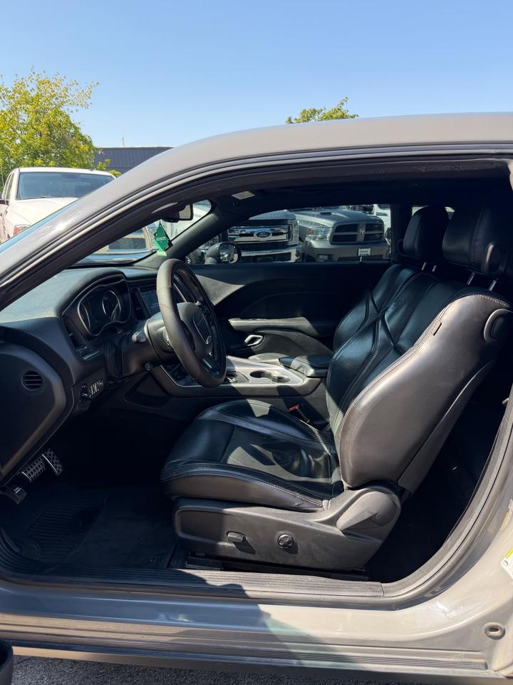 2019 Dodge Challenger SXT AWD Photo