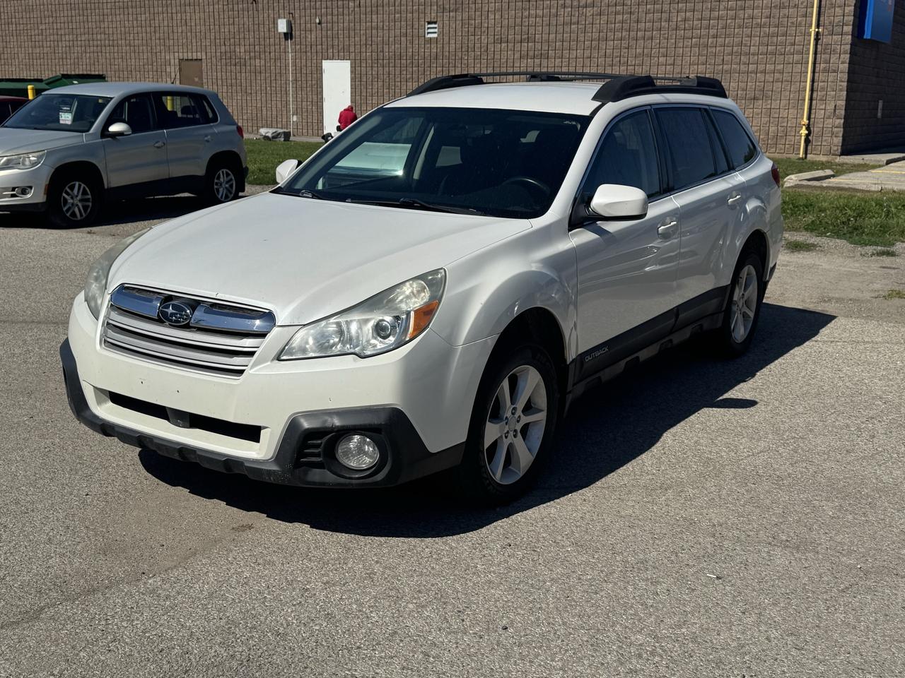 2014 Subaru Outback 4dr Wgn H4 Auto 2.5i Premium - Photo #1